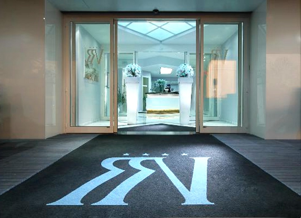 tappeti da esterno pesonalizzati ingresso hotel tappeti personalizzabili da esterno