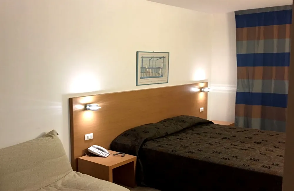 rinnovare il look hotel con nuovi pavimenti e carta da parati - Nanni Giancarlo rinnovare il look hotel con nuovi pavimenti e carta da parati - Nanni Giancarlo