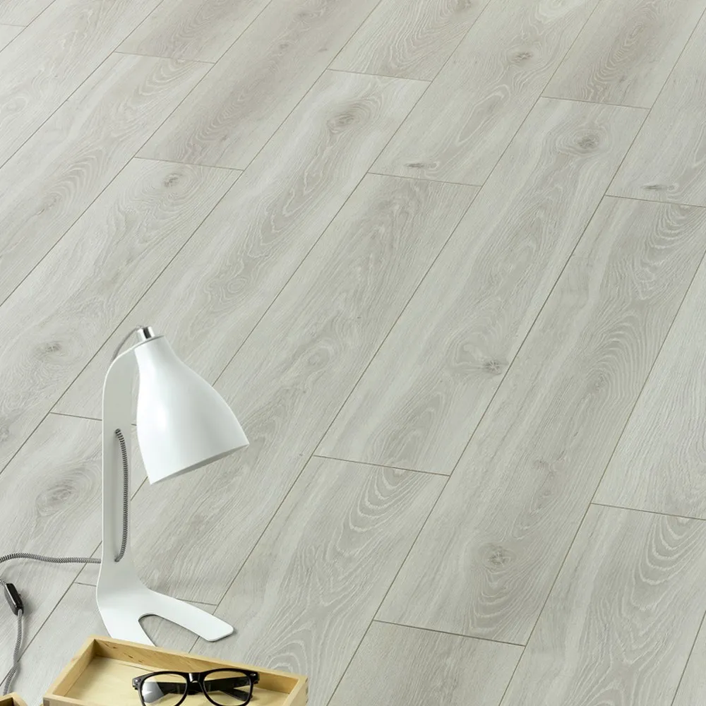 Pavimento laminato effetto parquet colore rovere grigio