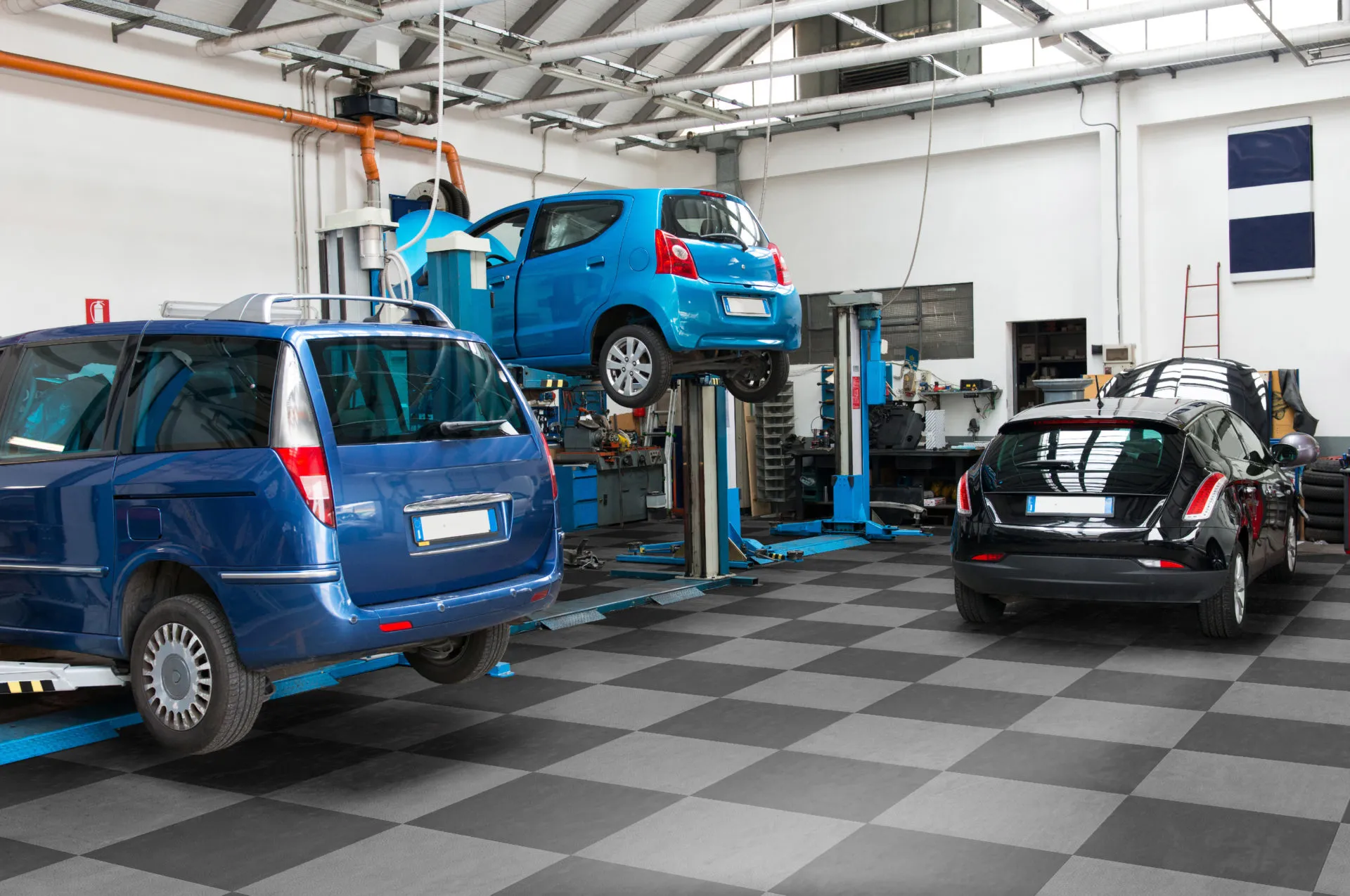 Pavimenti in pvc per officine e capannoni