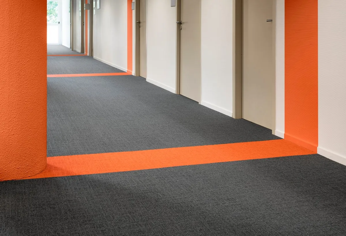 pavimenti fonoassorbenti moquette acustica come insonorizare il pavimento con la moquette
