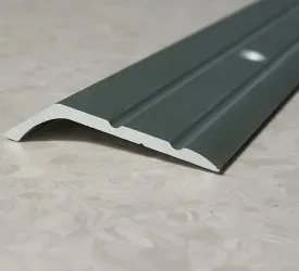 PROFILO 7F | Alluminio zigrinato forato per pavimenti e scale