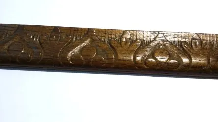 Astina in legno finemente lavorata