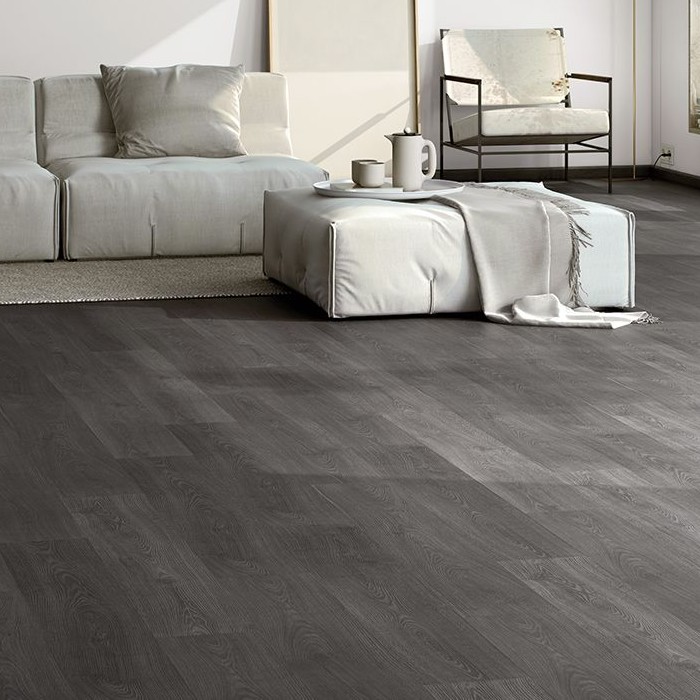 Pavimento in laminato grigio scuro